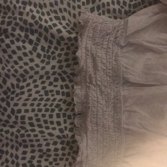 H and m cropped t with ruffles at the bottom - Picture 2 of 2
